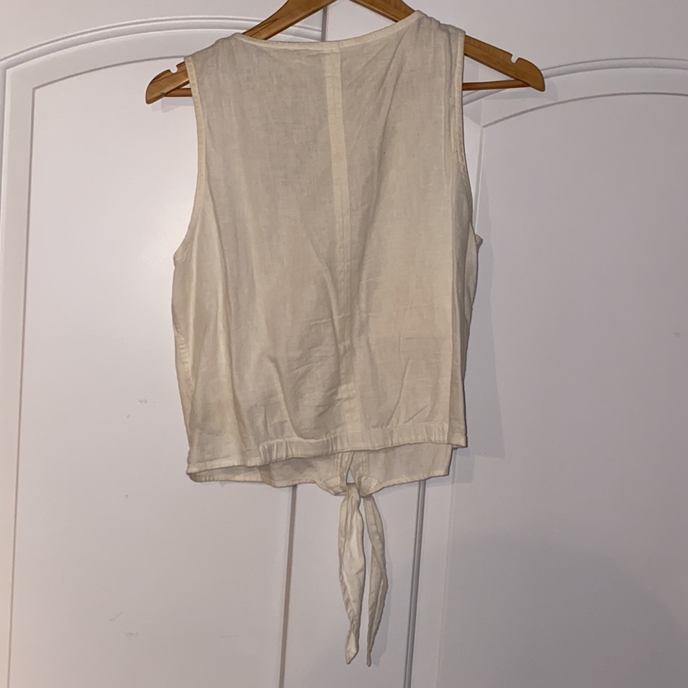 button top - Picture 2 of 2